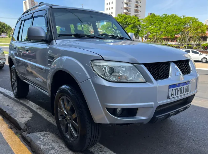 Pajero TR4 2.0 Flex 4X4 Automático ano 2010