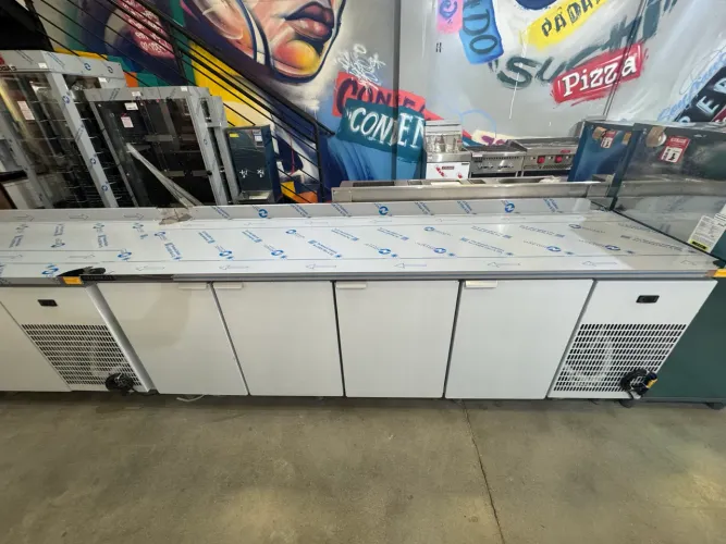 Balcão de serviço refrigerado 2,50m 4 portas inox Refrimate 