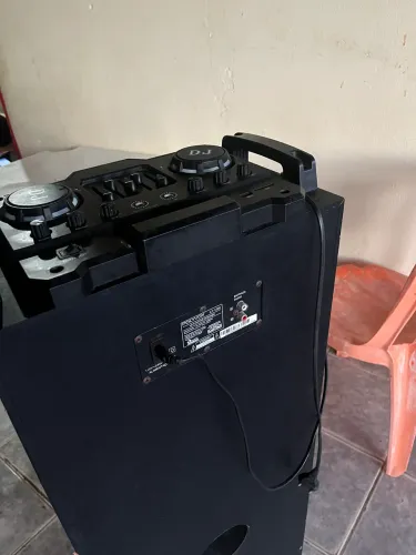 vendo som para retirada de peças