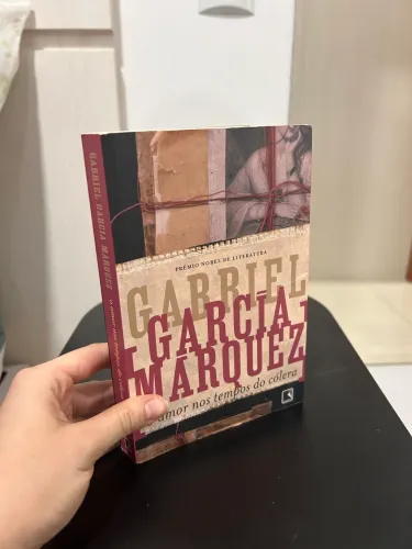 Livro O Amor nos Tempos do Cólera de Gabriel García Marquez