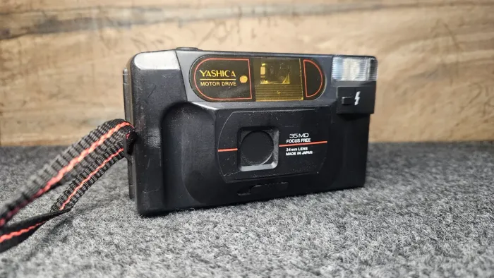 Camera analógica yashica em perfeito estado 