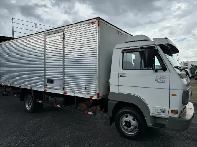 Volkswagen 9150 Baú 2012