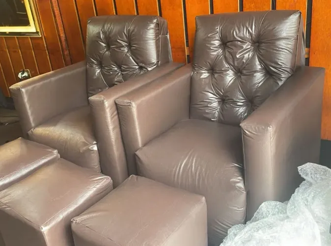 POLTRONA NOVA MARROM PARA BARBEARIA, ESCRITÓRIO, RECEPÇÃO, SALA(DIRETO DA FÁBRICA)