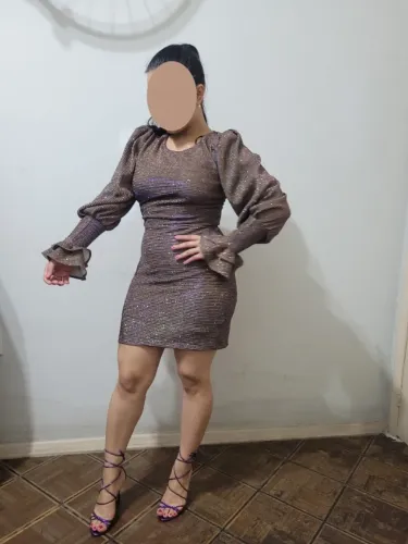 Vestido festa TVZ curto, manga longa lurex dourado