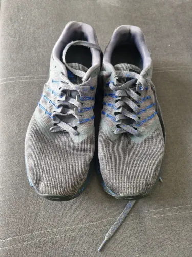 Tênis Nike Cinza N°42