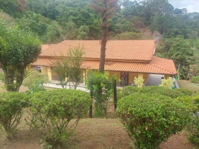 Chácara com 3 dormitórios à venda, 10000 m² por R$ 850.000,00 - da Roseira - Extrema/MG