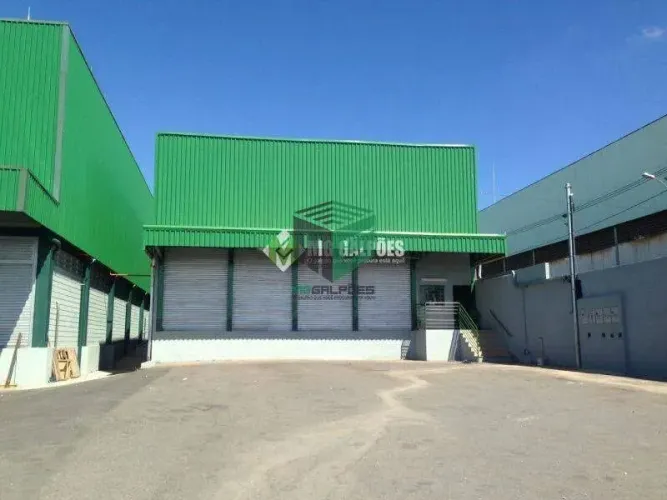 Galpão com 700m² e 4 docas para Locação em Contagem - Próximo à BR 040