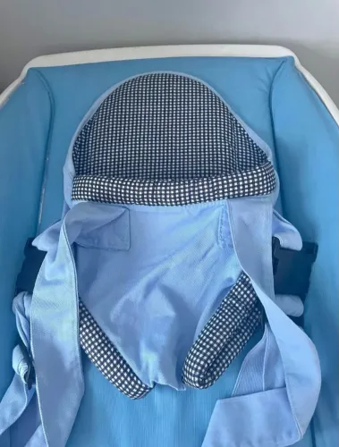 Vendo Canguru Ergonômico Azul para Bebês por 70 Sou de Itaquera moro perto da Estação Dom 