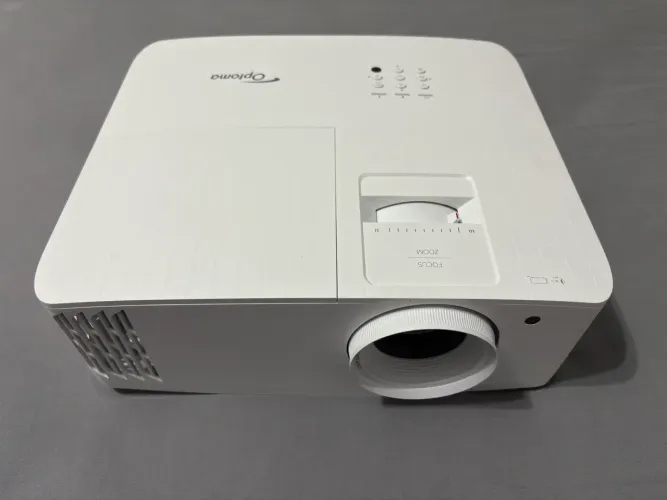 Projetor 4K 3D Optoma UHD38 4000 Lumens