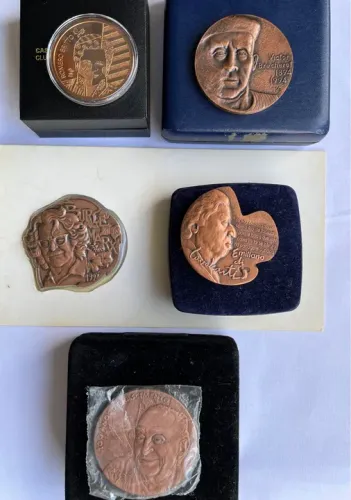 Clube da Medalha do Brasil : conjunto de cinco medalhas de artistas