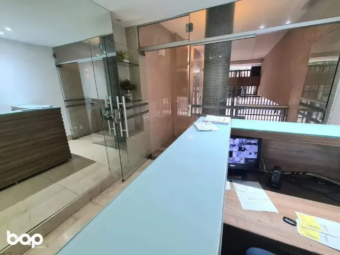 Vendo apartamento reformado em Ipanema