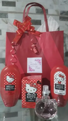 Kit Presente Perfume Hel?o kitty e shampoo jequiti 