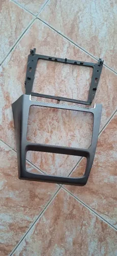 Moldura de instalação rádio multimídia original Vw Fox