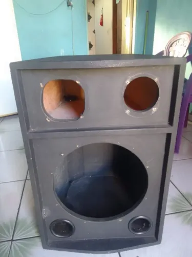 Caixa de som para um alto falante de 15