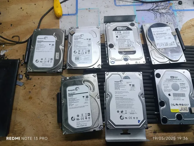 Lote de HD 2 de 2 tb 3 de 1 tb 2 de 320 GB 