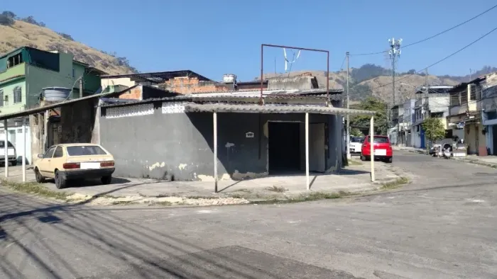 Terreno de Esquina em Senador Camará