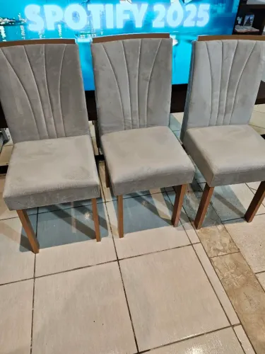 Conjunto 6 cadeiras madeira maciça novas sem uso