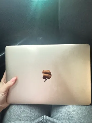 Macbook retina 12 2.800, perfeito