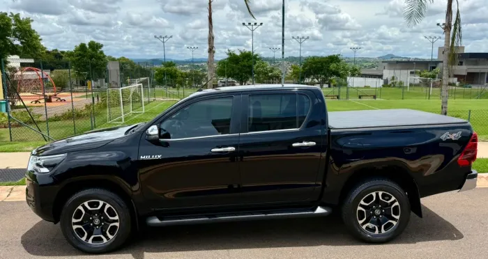 Toyota Hilux CD SRX 4X4 2.8 TDI 16V Diesel Aut. 2022