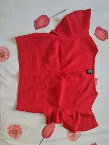 CROPPED vermelho com babados nas mangas 
