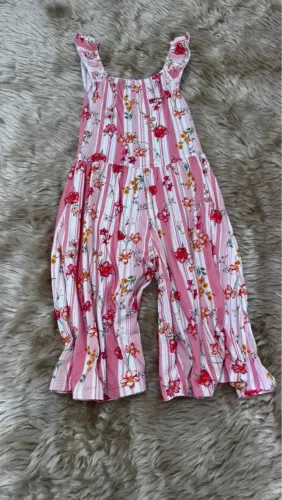 Macacão Infantil Floral Listrado Rosa