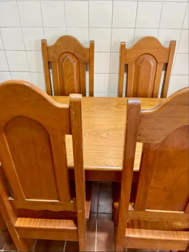 Mesa colonial em madeira maciça