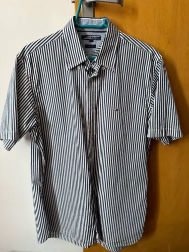 Camisa listrada manga curta Tommy Hilfiger tamanho M