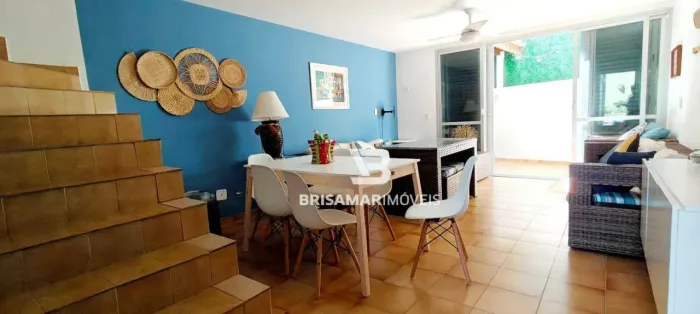 VENDA DE CASA EM CONDOMÍNIO FECHADO NA ENSEADA, GUARUJÁ PÉ NA AREIA!