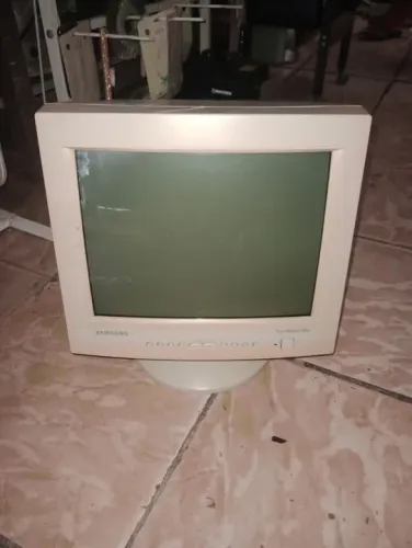 Monitor Samsung 14 polegadas relíquia 