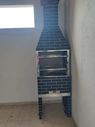 Churrasqueira de alvenaria com design moderno