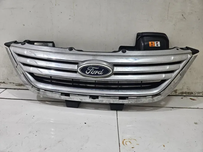 Grade parachoque dianteiro ford new fiest mexicano 2010/2012