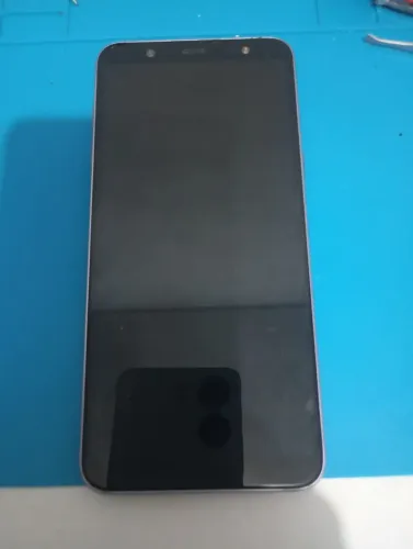 Samsung j8