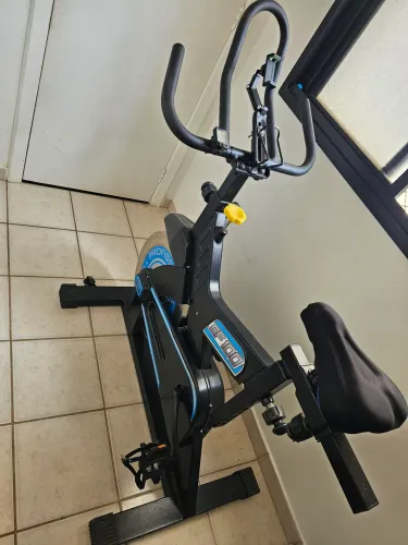 Bicicleta de Spinning Euro Fitness EF-100 - Volante de Inércia 31kg | Excelente Estado