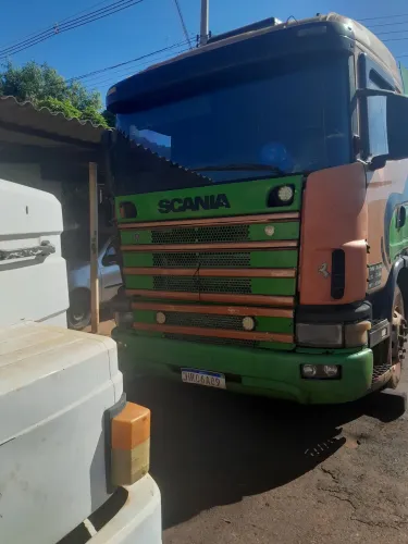 Scania ano 2002 6x2 muito boa motor semi novo $ 135.000