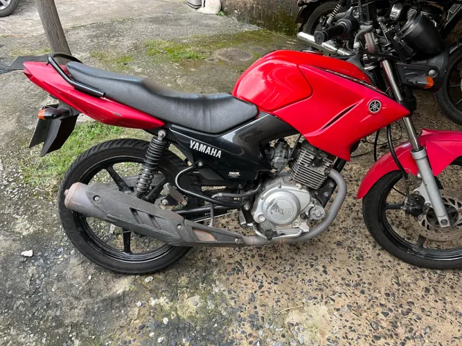 Vendo moto - ótima para o dia a dia