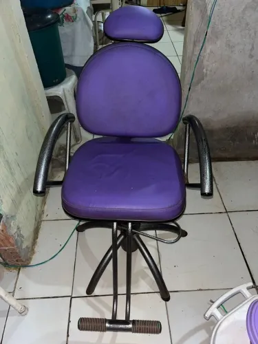 Vende se cadeira de salão de beleza usada 