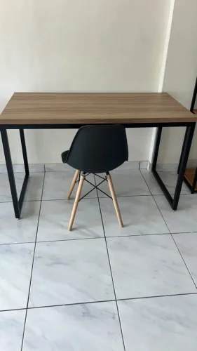 Mesa de escritório 120x60 75 de altura Material 100% MDF Metalon 30x30 galvanizado