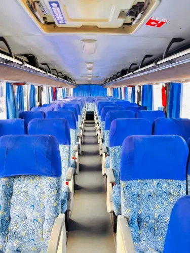 Ônibus VW Comil 2013 à Venda - Pronto para Operação