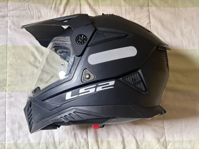 Capacete ls2 pioneer II