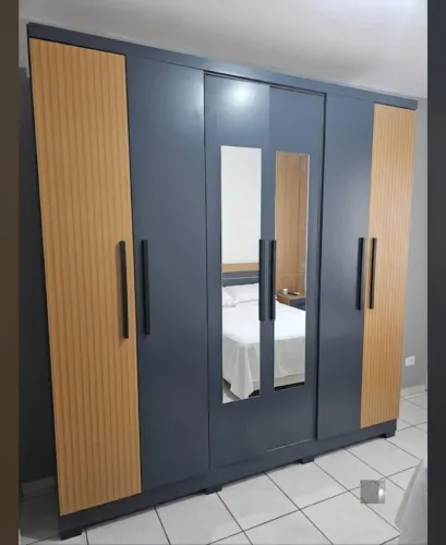 Guarda-roupa Casal com Espelho 6 Portas 4 Gavetas Araplac Braga