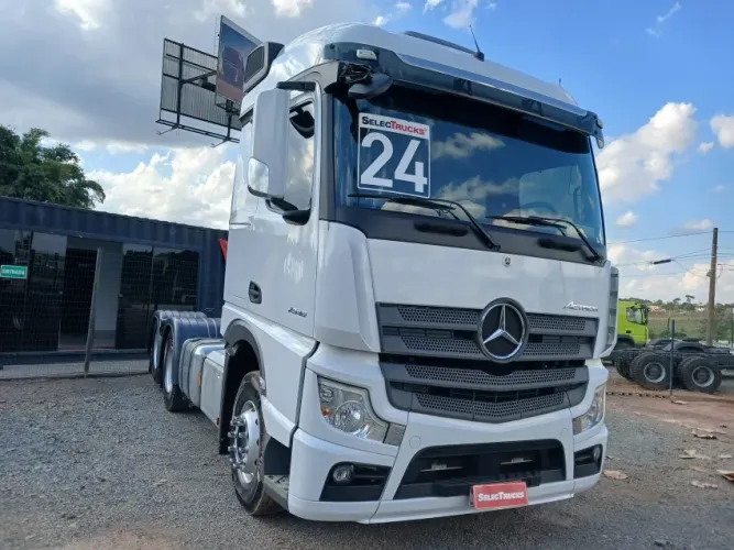 Mercedes-Benz Actros 2548 LS 6x2 2023/2024.