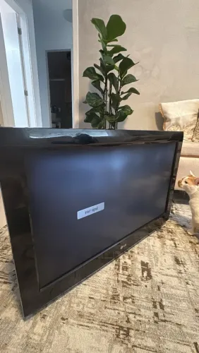 Leia= Tv LCD32 pols não smart, sem controle e suporte no estado 