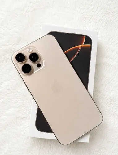 Vendo iPhone 16 pro Max com caixa
