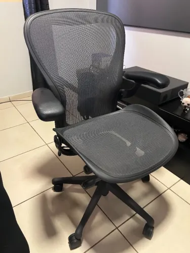 Cadeira Herman Miller Aeron C + Encosto Atlas
