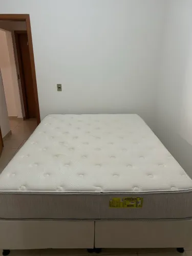 Vendo cama Queen