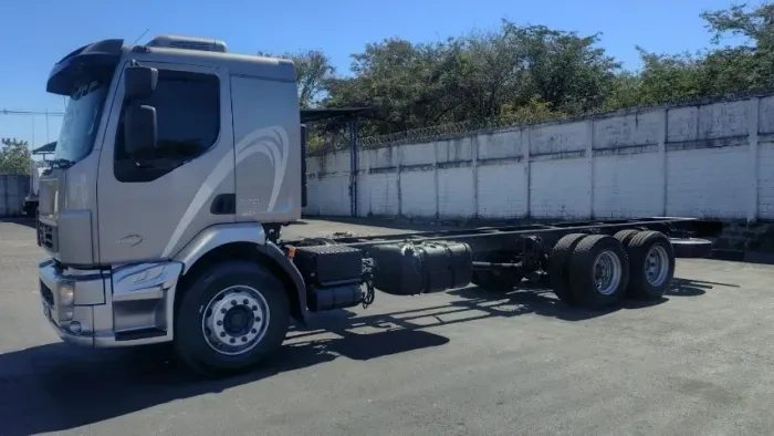 VOLVO VM 270 SEMINOVO