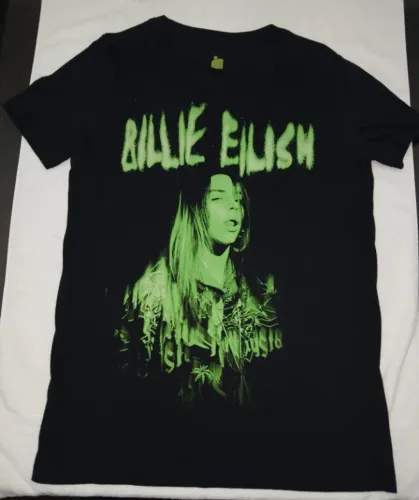 Camiseta alongada Billie Eilish preta, tamanho P - Renner