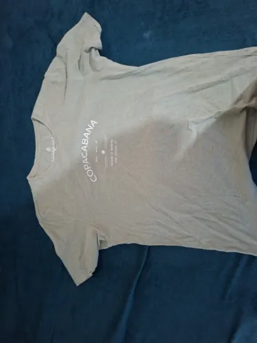 Lote com 6 camisetas e blusas masculinas
