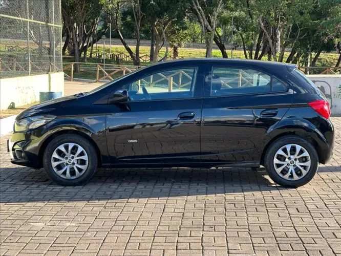 Chevrolet Onix Hatch LT 1.4 8V Flex Power Aut. 4P 2017