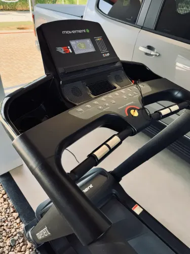 Esteira Elétrica Movement R5i 220v